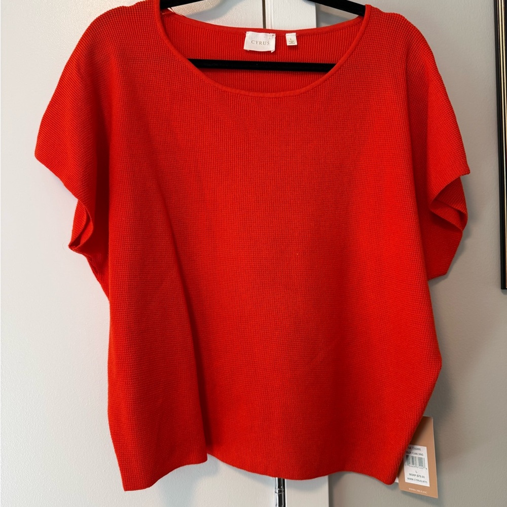 Cyrus Women's Vibrant Red Short Sleeve Top